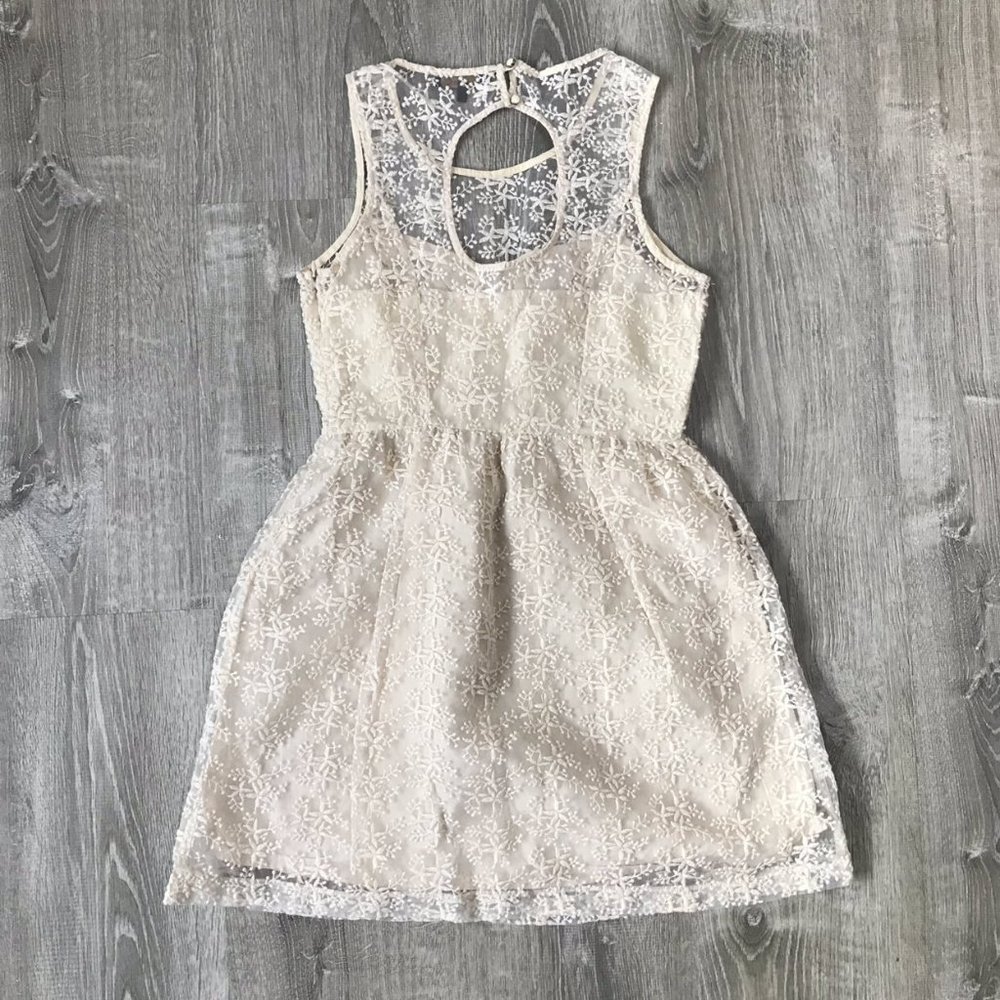 Max & Riley Embroidered Dress S - Picture 2 of 3